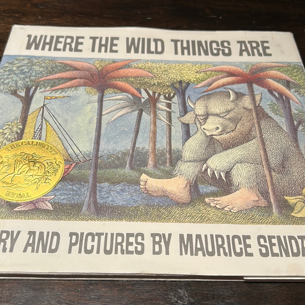 ISBN-13: 978-0-06-025492-6 Where the Wild Things Are used in good condition.